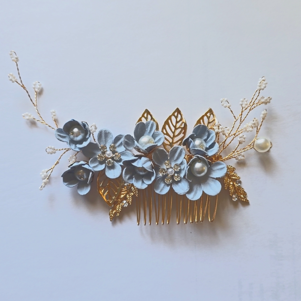 BNIB~Blue Bridal Hair Comb with Blue Flowers and gold comb